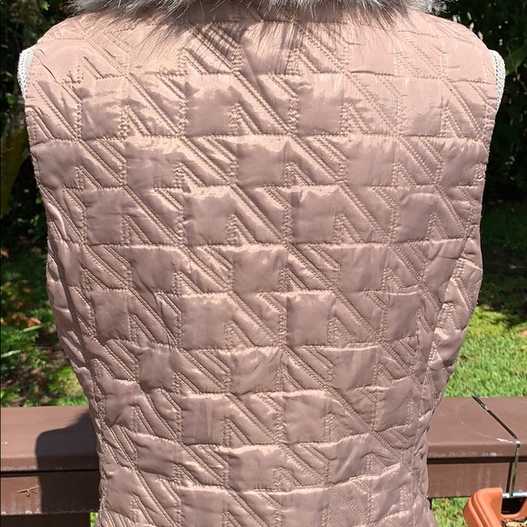 Doncaster Collection Vest - Picture 9 of 13